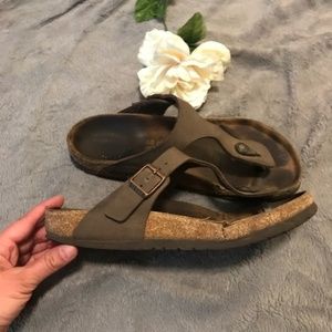Birkenstock brown Gizeh sandal {Authentic}
